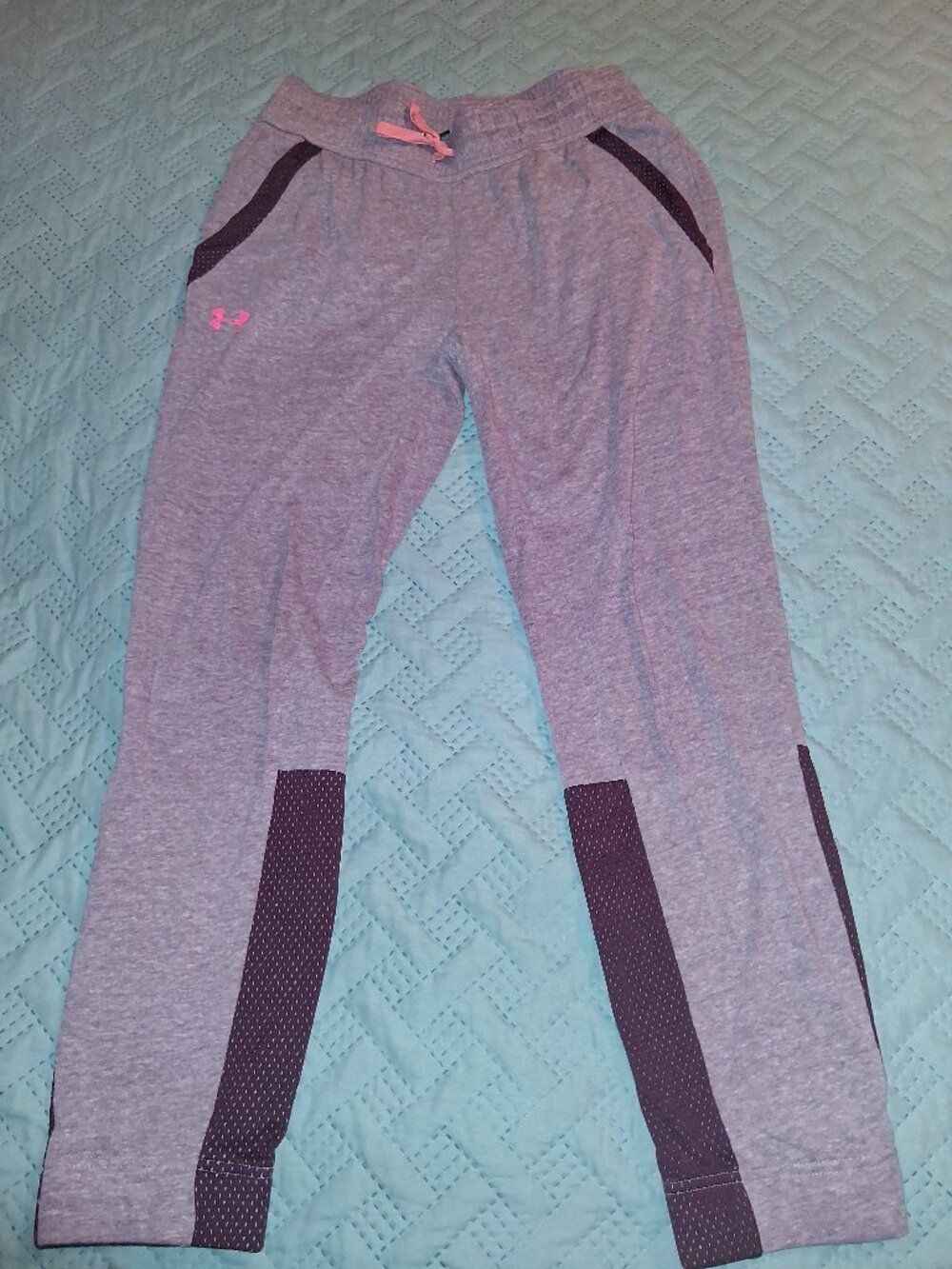 Good condition. Under Armour Joggers-size M